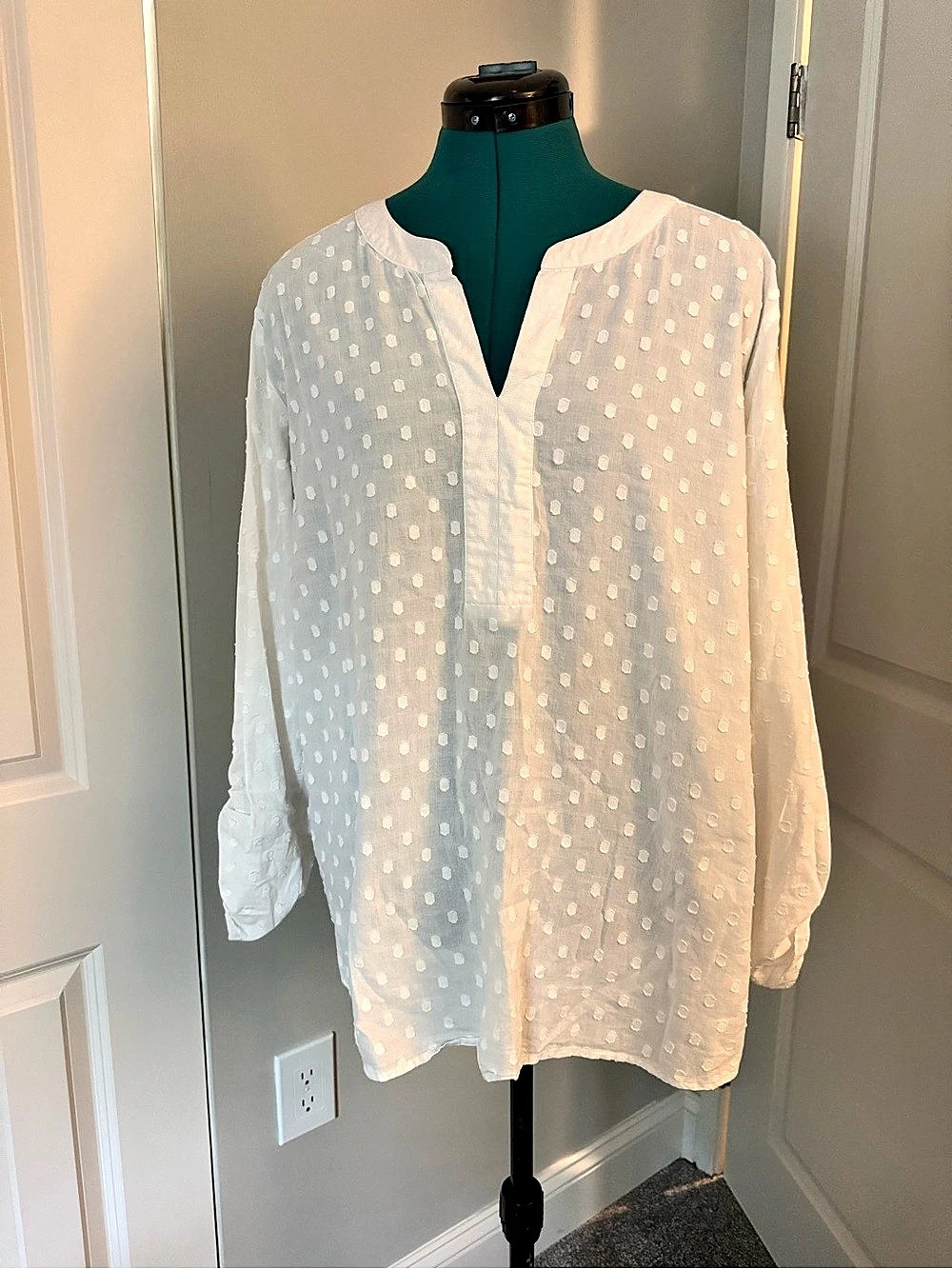 Van Heusen White Cotton Swiss Dot Blouse XL Minimalist Officewear Beachy Boho